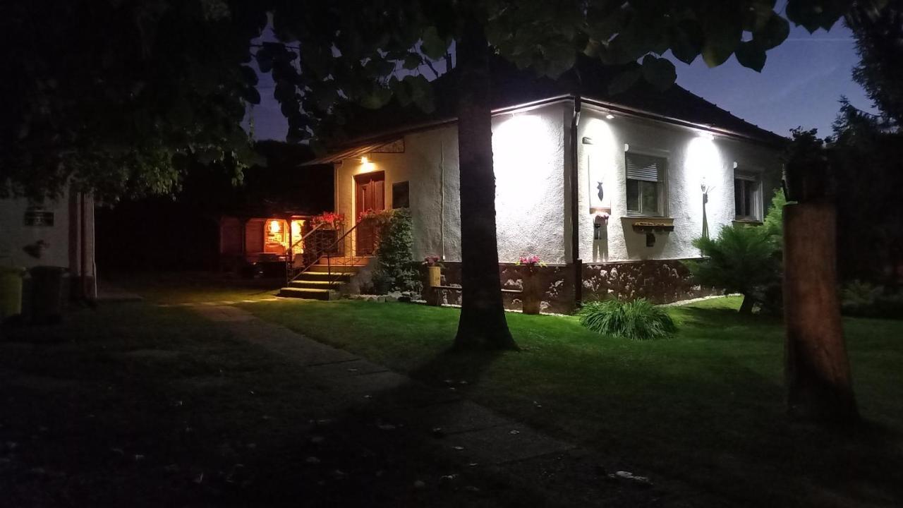 Vadászles Vendégház Bukkszentmarton Extérieur photo